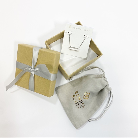 Kendra Scott Leonor Rhodium Pearl necklace - Picture 5 of 6